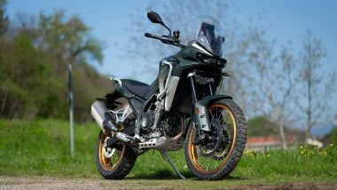 Kove 800X Pro, 3/4 anteriore