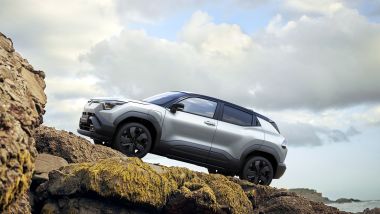 Suzuki e Vitara, la trazione integrale elettrica &egrave; molto efficace in fuoristrada