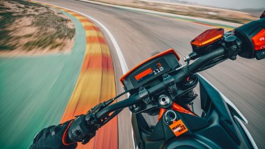KTM 390 SMC R, il quadro strumenti