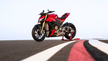Ducati Streetfighter V4 S 2025: mai cos&igrave; vicina alla Panigale