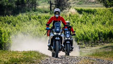 CFMOTO 800MT-X: tra derapate e vigneti