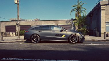 Vista laterale della Mercedes-AMG CLA 45 S Final Edition Shooting Brake