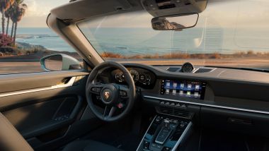 La plancia della nuova Porsche 911 Carrera 4S Spider