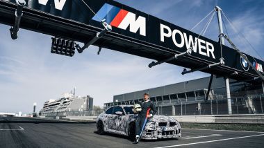 Il pilota Jörg Weidinger che ha guidato la nuova BMW M2 CS nel record al Nurburgring