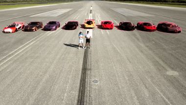 Il parco auto: delle 9 supercar solo le migliori 7 prenderanno parte alla sfida contro la pallina da golf