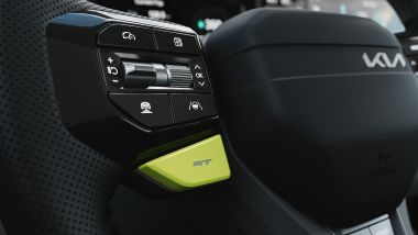 Il tasto verde attiva la modalità più performante della Kia EV9 GT