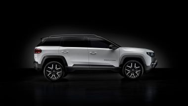 Vista laterale della nuova Jeep Compass 4xe