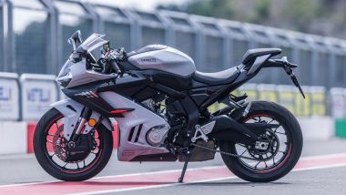 CFMoto 675SR-R: peccato per la sola colorazione grigia