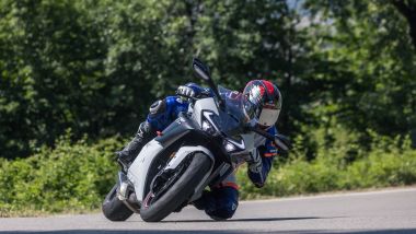 CFMoto 675SR-R: si fa guidare ''da pista'' anche su strada