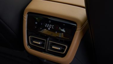 Schermo touch posteriore della Mazda6e