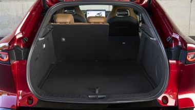 Il bagagliaio della Mazda6e color Soul Red Crystal