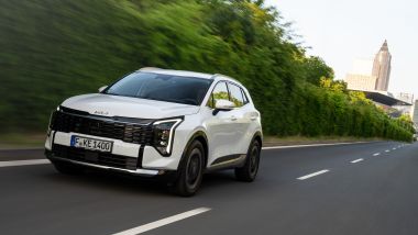 Prova su strada della nuova Kia Sportage 2025 a benzina