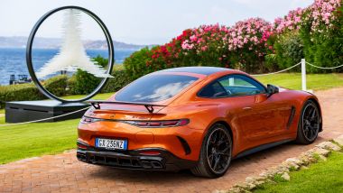 Vista 3/4 posteriore della Mercedes-AMG GT 63 S