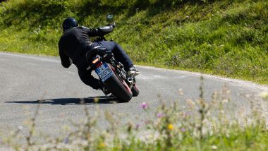 Suzuki GSX-8T e GSX-8TT: tra le curve con la TT