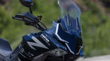 Zontes 703F: il plexi regolabile elettricamente è un bel plus