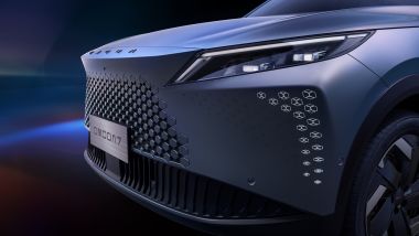 Il frontale del nuovo SUV Omoda 7