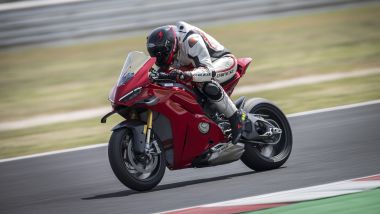 Full gas con la Panigale V4 S Carbon
