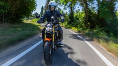 TVS Ronin 250, la posizione di guida rilassata invoglia a macinare chilometri