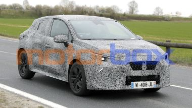 Foto spia della sesta generazione della Renault Clio