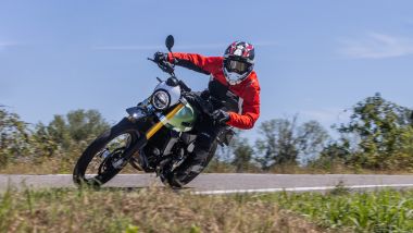 Fantic Motor Caballero 500 Rally: tra le curve ci si possono togliere belle soddisfazioni, con lei