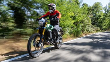 Fantic Motor Caballero 500 Rally: a velocità costante il tasso di vibrazioni trasmesso dal ''mono'' è piacevolmente contenuto