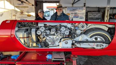 Dettaglio del motore e della ruota posteriore del BUB 7 Streamliner