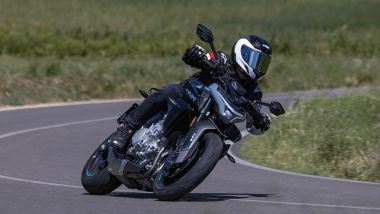 Comparativa naked ''entry'': la CFMoto 675NK emoziona agli alti regimi per grinta e sound