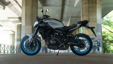 Comparativa naked ''entry'': la Yamaha MT-07 pesa 183 kg col pieno