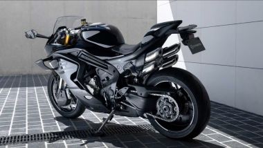 Cfmoto 750SR-S 2026: d'impatto i 4 scarichi alti