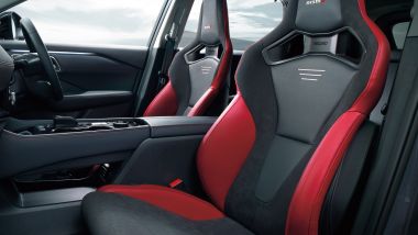 Nissan X-Trail Nismo, gli interni sportivi