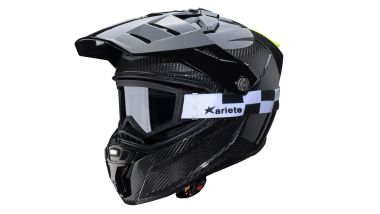 Caberg Tanami Carbon, in configurazione offroad: presa d'aria frontale aperta e visiera rimossa