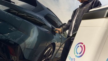 Nuova Peugeot 308 con funzione Plug &amp; Charge