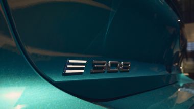 Nuova Peugeot E-308 con più autonomia