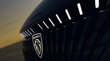 Nuova Peugeot 308, debutta il logo Peugeot luminoso