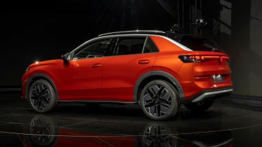 Nuova Volkswagen T-Roc 2025, prime foto