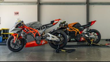 Lightfighter, la supersportiva elettrica californiana. Telaio in tubi e forcellone di derivazione R1