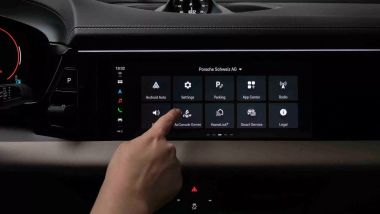 AirConsole su Porsche Macan elettrica si trova nell'infotainment
