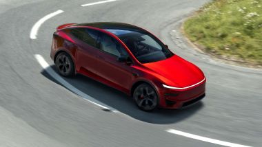 Tesla Model Y Performance 2025, acc. 0-100 km/h in 3,5 secondi
