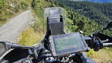 Hugerock X70, tablet GPS ''rugged'' pronto all'avventura: lo abbiamo usato alla Sanremo - Sestriere. Qui siamo sulla Via del Sale