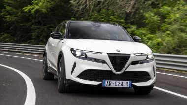Alfa Romeo Junior Elettrica: a settembre, doppia promozione