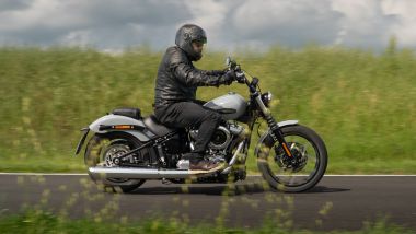 Harley Davidson Street Bob 2025: la posizione di guida è quella tipica del segmento