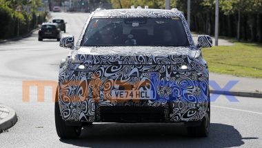 Land Rover Defender 80 sarà solo EV. O forse no