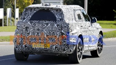 Land Rover Defender Sport, nuove foto spia