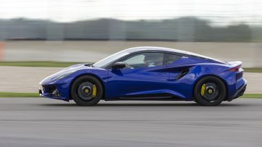 Lotus Emira Turbo SE alla prova del circuito