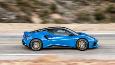 Lotus Emira Turbo SE è spinta da un 2,0 litri da 406 CV