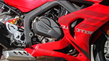 QJ Motor SRK 800 RR, il nuovo telaio perimetrale in alluminio