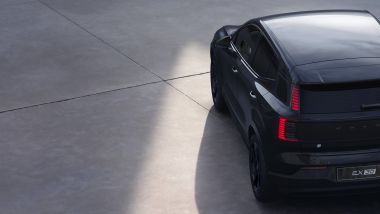 Volvo EX30 Black Edition da 41.800 euro
