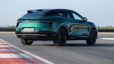 Lotus Eletre, vista 3/4 posteriore
