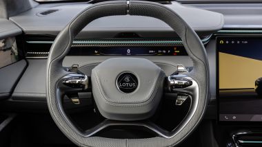 Lotus Eletre, volante e strumentazione