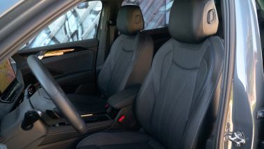 Volkswagen Tayron 2.0 TDI R-Line Plus, i sedili anteriori